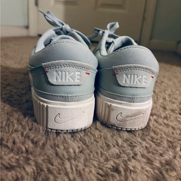 Nike Women's Legacy Lift Sneakers - Picture 4 of 5